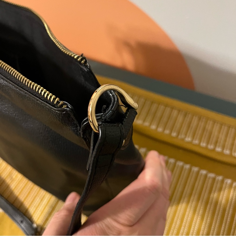 a new day black cross body purse - Picture 7 of 10
